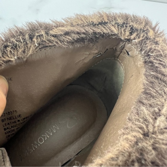 B Makowsky Nellie Brown Suede Wedge Ankle Boot Bootie Faux Fur Trim 7.5W Lace Up - Picture 9 of 9